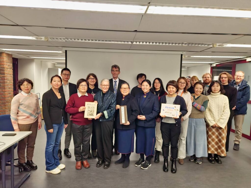 %E5%9C%8B%E8%87%BA%E5%9C%96%E3%80%8A%E6%9D%B1%E5%8D%B0%E5%BA%A6%E6%97%85%E9%81%8A%E8%A6%8B%E8%81%9E%E3%80%8B%E6%96%B0%E6%9B%B8%E7%99%BC%E8%A1%A8%E6%9C%83%E5%90%88%E5%BD%B1