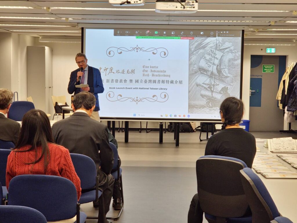 %E6%B3%A2%E9%B4%BB%E9%AD%AF%E7%88%BE%E5%A4%A7%E5%AD%B8%E5%9C%96%E6%9B%B8%E9%A4%A8Herr Dr. Albrecht%E9%A4%A8%E9%95%B7%E8%87%B4%E8%A9%9E