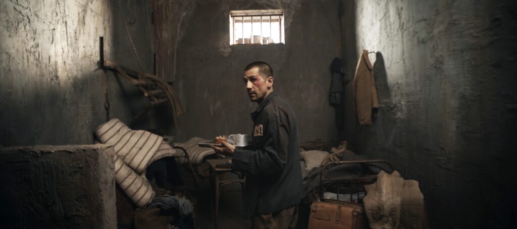 《窗外的藍天》1/16溫暖上映 奧斯卡最佳國際電影15強 以幽默與希望穿越歷史傷痕的亞美尼亞靈魂之作 6 %E4%B8%8B%E5%8D%88448 2025 12 16%E7%9A%84%E5%BD%B1%E5%83%8F 1024x455 1