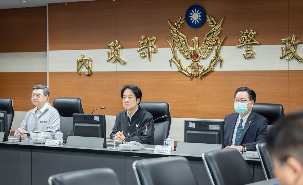 總統赴警政署聽取專案報告 要求強化捷運、車站警力部署