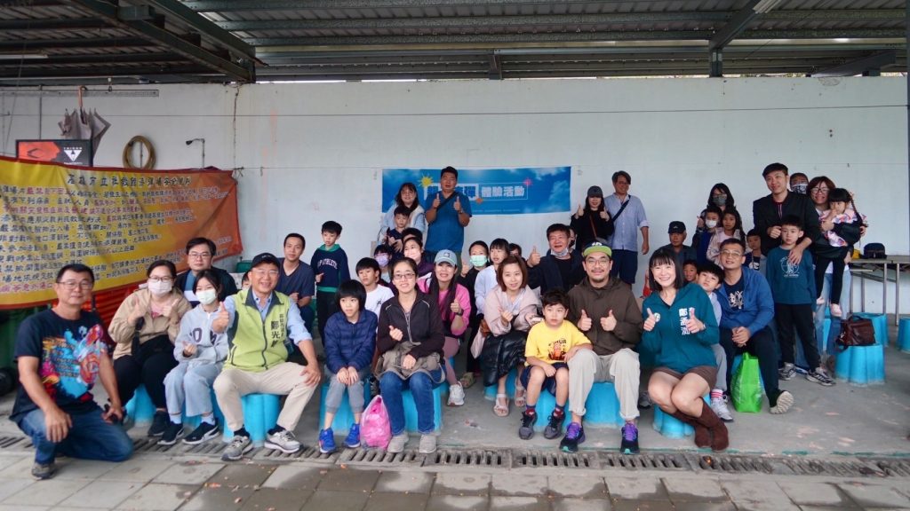 穿上裝備並肩作戰 鄭孟洳、鄭光峰推動親子漆彈體驗