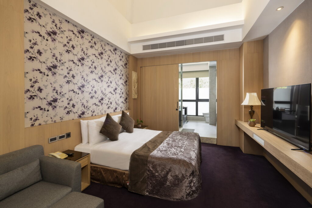 %E5%9C%962 %E5%A4%A9%E6%88%90%E9%80%B8%E6%97%85 %E8%9D%B4%E8%9D%B6%E8%B0%B7 %E6%9C%83%E9%A4%A8%E7%B2%BE%E7%B7%BB%E5%AE%A2%E6%88%BF 1024x683 1