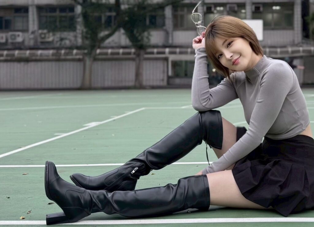 曾陷憂鬱低谷如今站上講台 孟慶而對學生喊話:不相信自己,做不出好作品 4 %E4%B8%8B%E5%8D%88427 2025 12 30%E7%9A%84%E5%BD%B1%E5%83%8F 1024x741 1