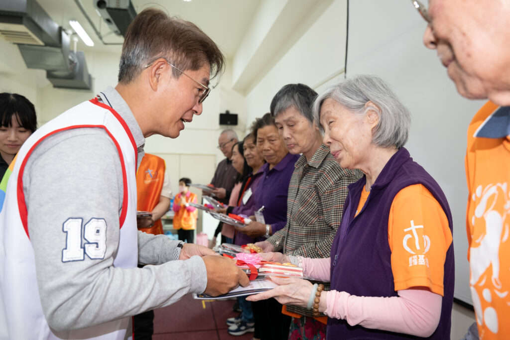 Title:翻轉高齡老化新典範!「高齡社區健身房」推動「大腦活化」分級運動,重塑銀髮健康競爭力 8 S 89636870 1024x683 1