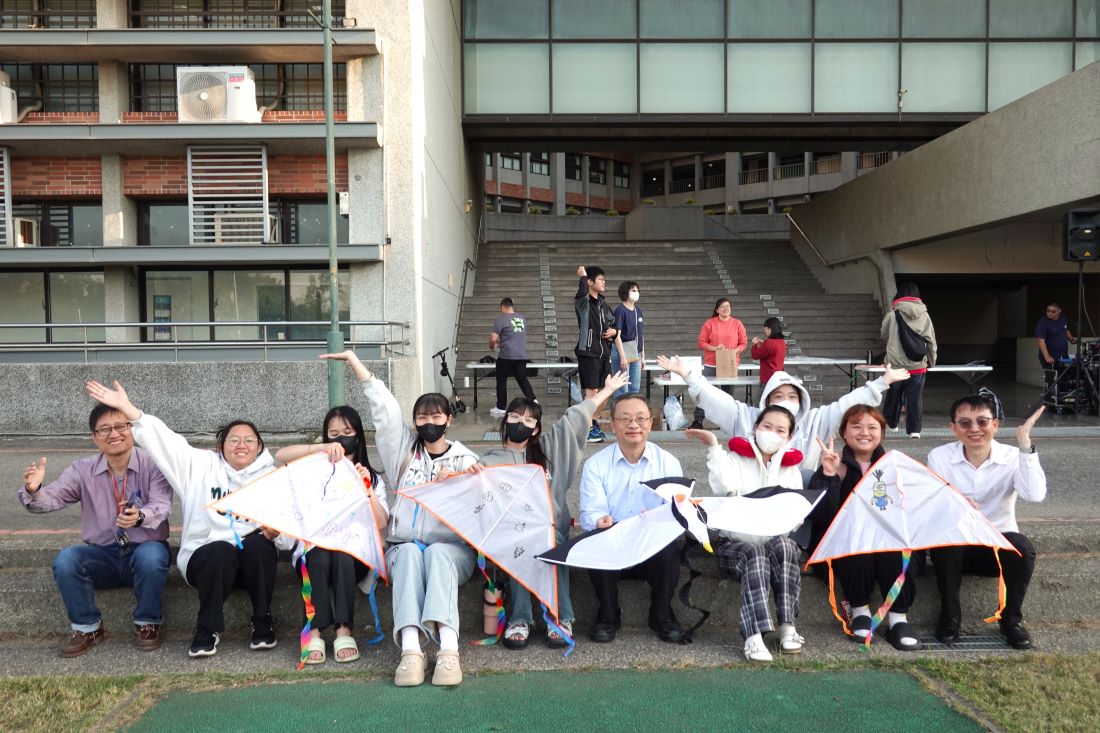 13 - 報新聞 Mega News