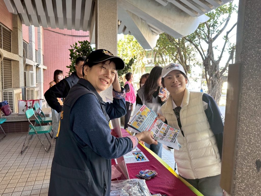雲林北港鎮建國國中校慶 警方設攤校安宣導