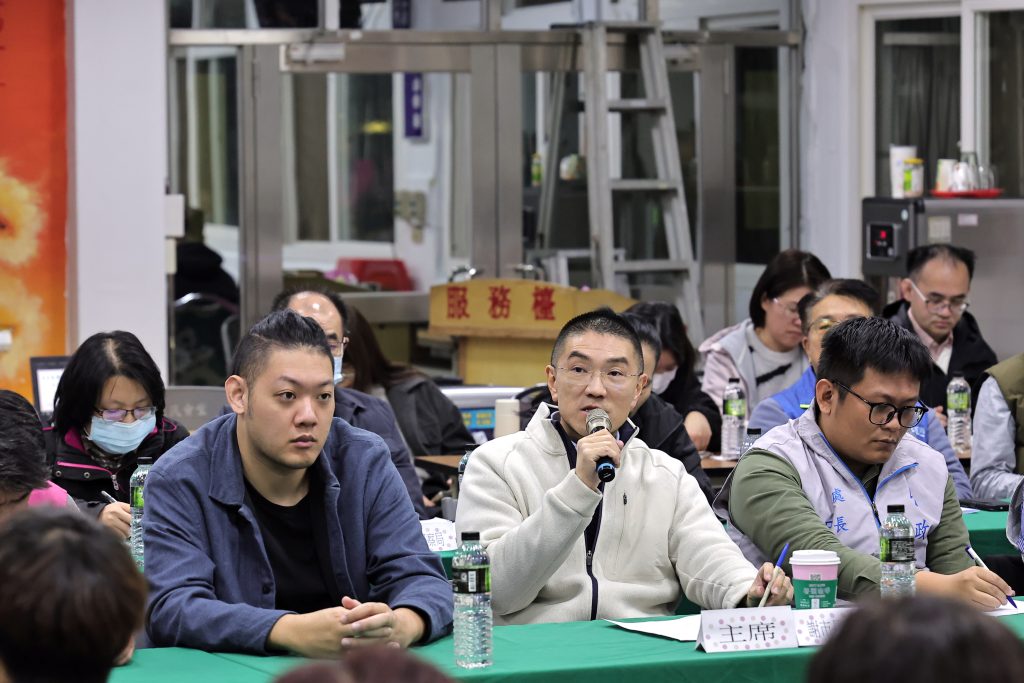 基隆首場公民團體座談登場 交通、都更、社福議題面對面交流