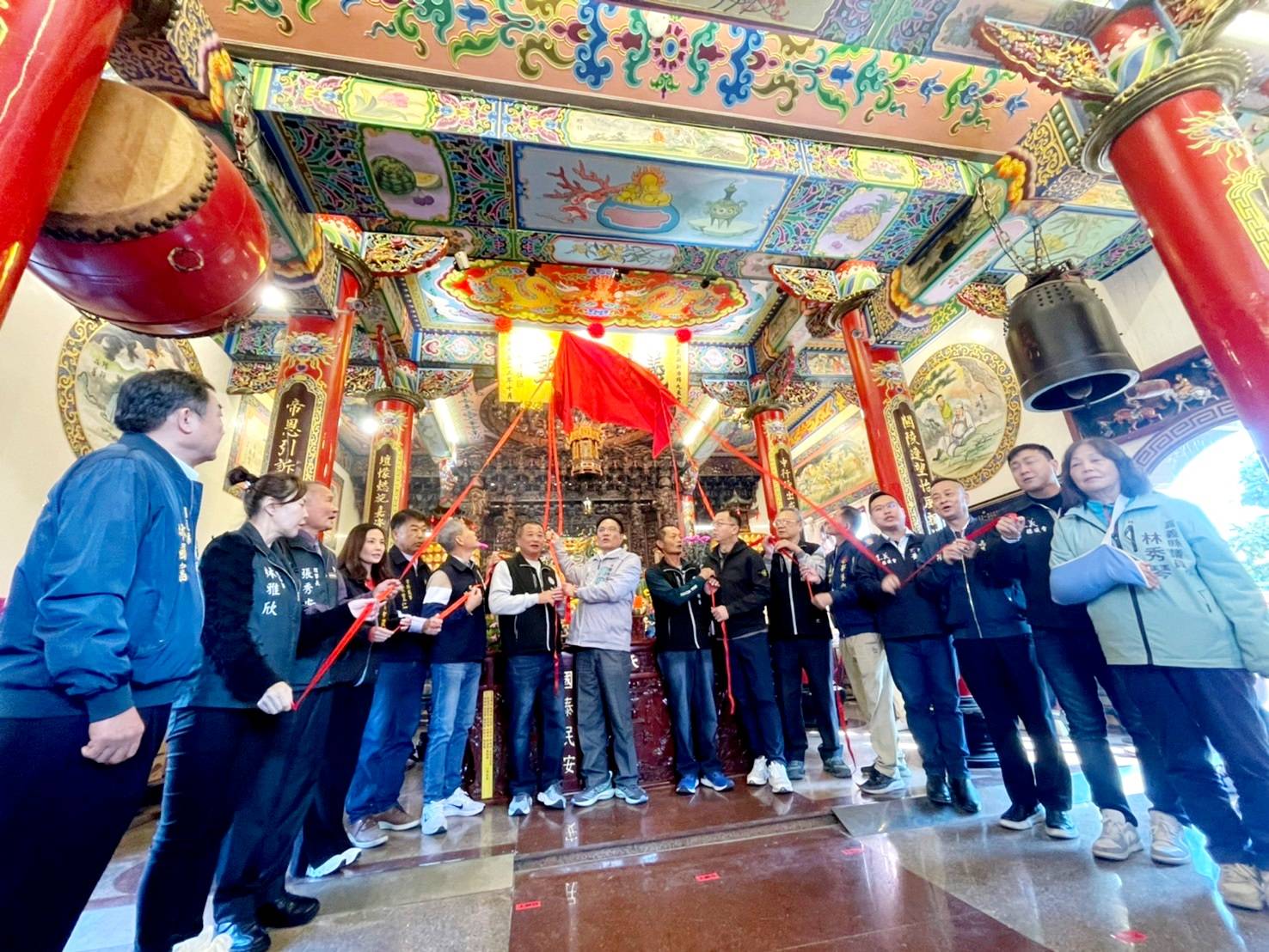 黃榮利受邀代表總統揭匾 新港月眉九天宮「義烈昭垂」