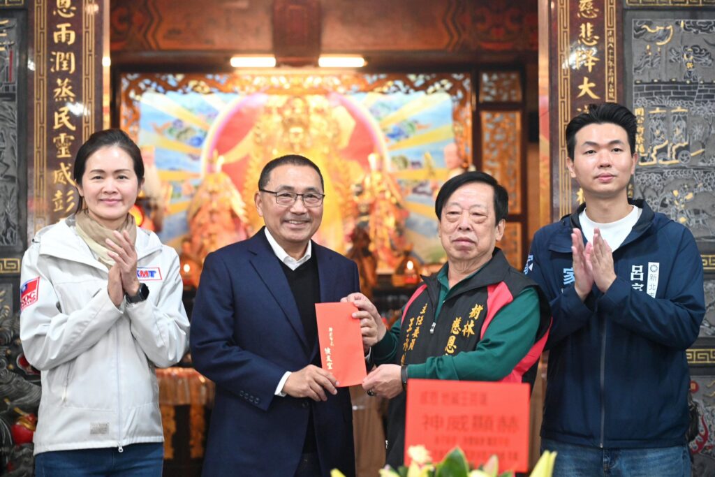 侯友宜恭祝阿彌陀佛聖誕 參拜樹林慈恩宮、光明寺祈願市政順利 4 %E4%BE%AF%E5%8F%8B%E5%AE%9C%E7%A5%88%E9%A1%98%E7%A5%9E%E6%98%8E%E6%8C%81%E7%BA%8C%E4%BF%9D%E4%BD%91%E9%80%99%E5%A1%8A%E5%9C%9F%E5%9C%B0%E5%AE%88%E8%AD%B7%E5%9C%A8%E5%9C%B0%E9%84%89%E8%A6%AA%E4%BB%A3%E4%BB%A3%E5%B9%B3%E5%AE%89%E5%81%A5%E5%BA%B7 1024x683 1
