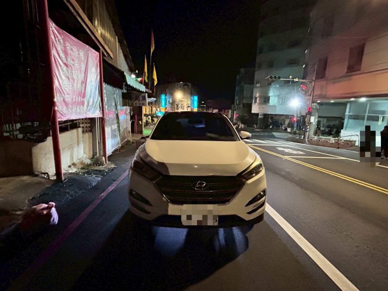 苗栗市深夜車禍　酒駕自小客車撞機車釀傷