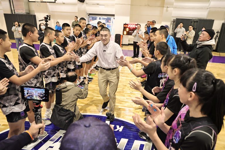 SBL選秀狀元余祥平返鄉 回銘傳國中指導學弟妹