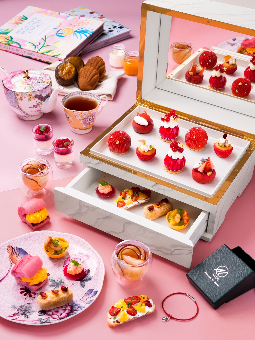 這個農曆新年，「澳門銀河」旗下CHA BEI誠摯邀請賓客品嚐精心準備的特色下午茶，聯同各大餐廳以國際佳餚慶賀農曆新年。