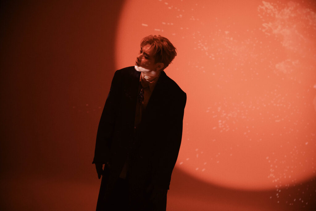 雙葛萊美獎得主加持!新銳音樂才子MOSUN以OVDZ揭開情感上癮的灰色地帶 2 promo pic 1 1024x683 1