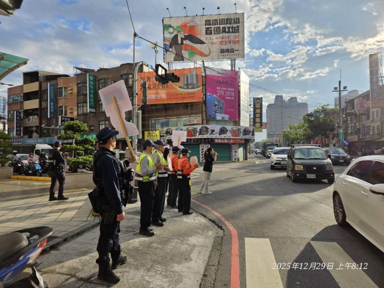 紅燈不只等車也聽交安　歸仁警分局創新路口推播提升用路安全