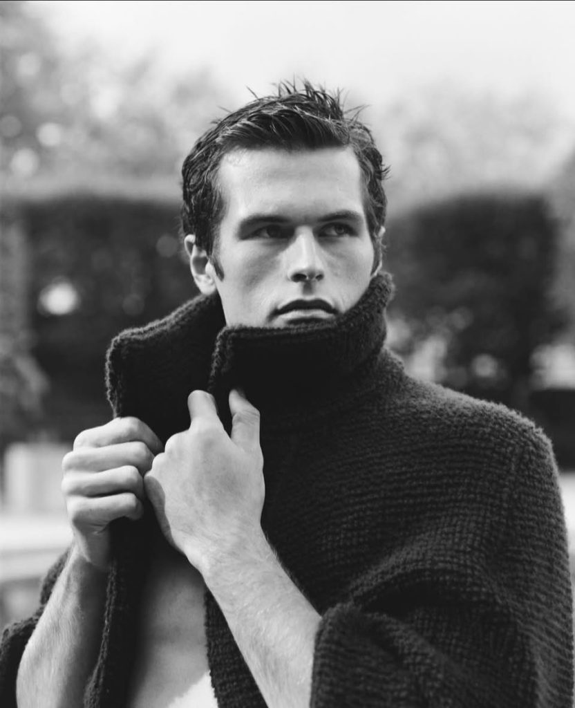 《後 Dior 時代》 晨光中法式男子