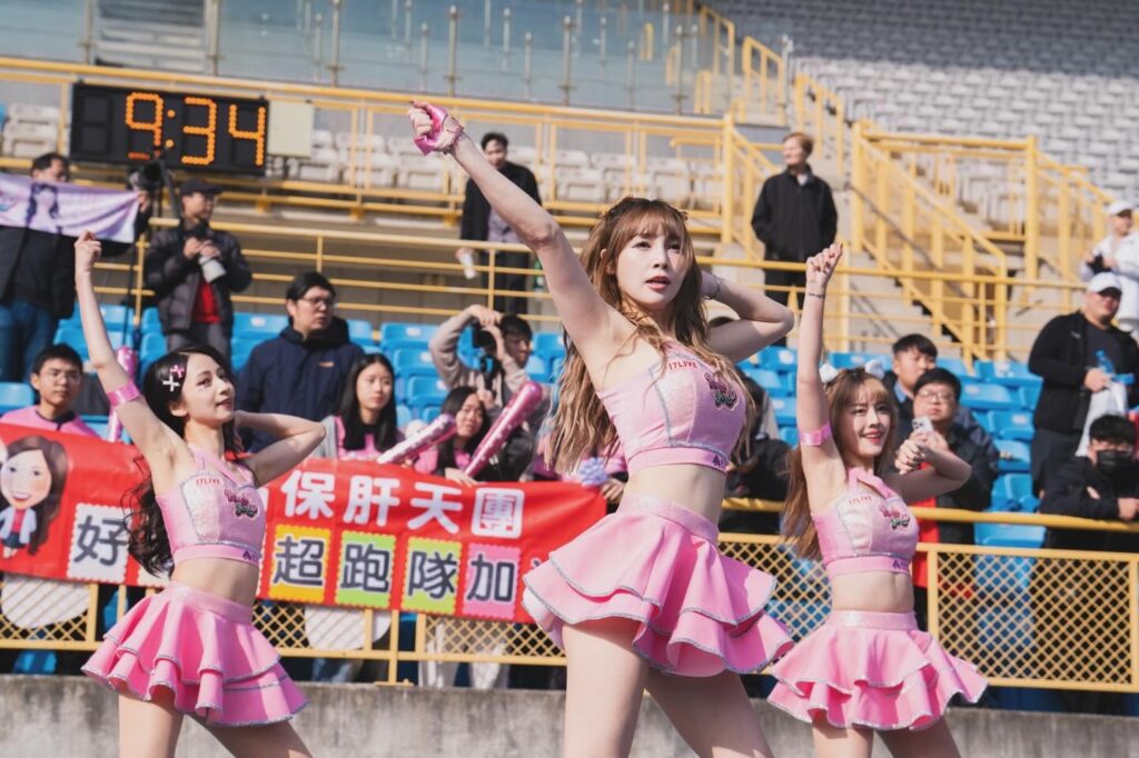 17LIVE桃氣女孩現身長明賞超馬盃 用應援與陪伴為公益路跑注入溫度 4 S 234356783 0 1024x682 1