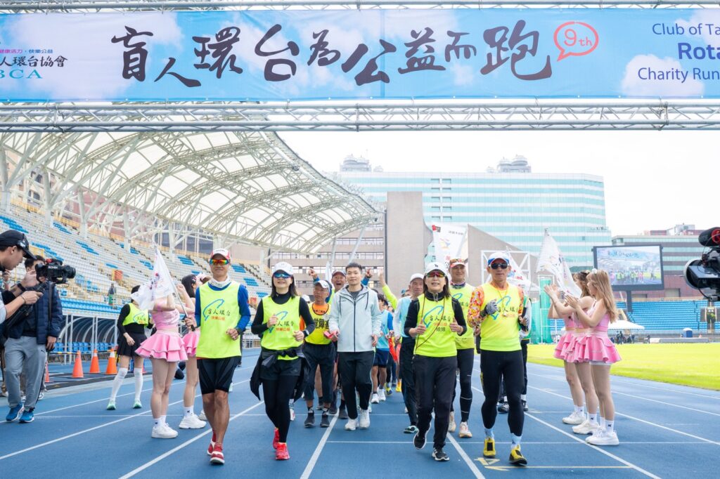 17LIVE桃氣女孩現身長明賞超馬盃 用應援與陪伴為公益路跑注入溫度 6 S 234356781 0 1024x682 1
