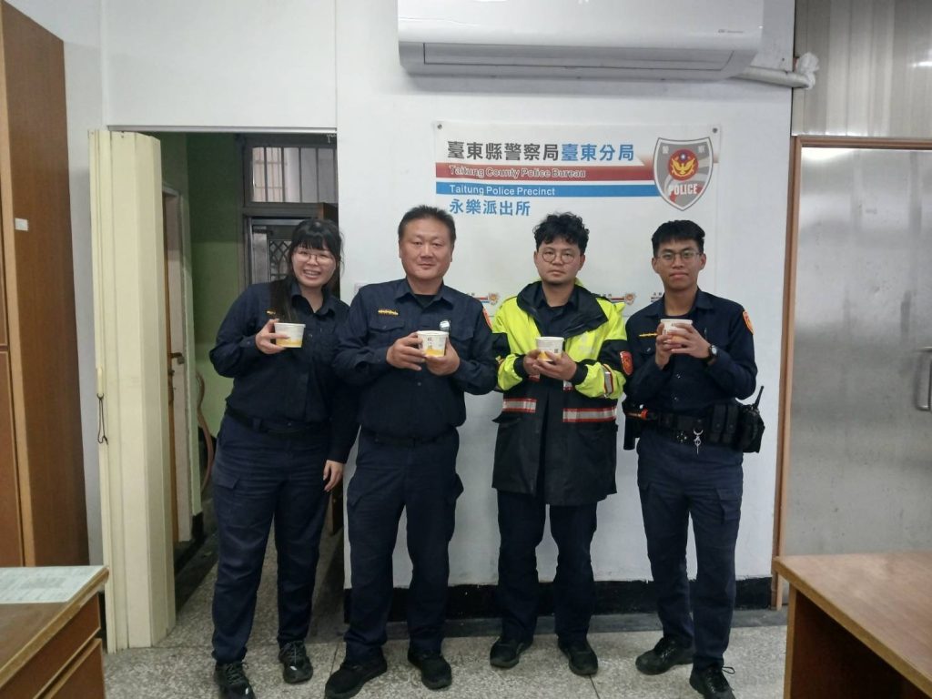 金剛寺寒冬送暖 臘八粥慰勞東警守護平安辛勞