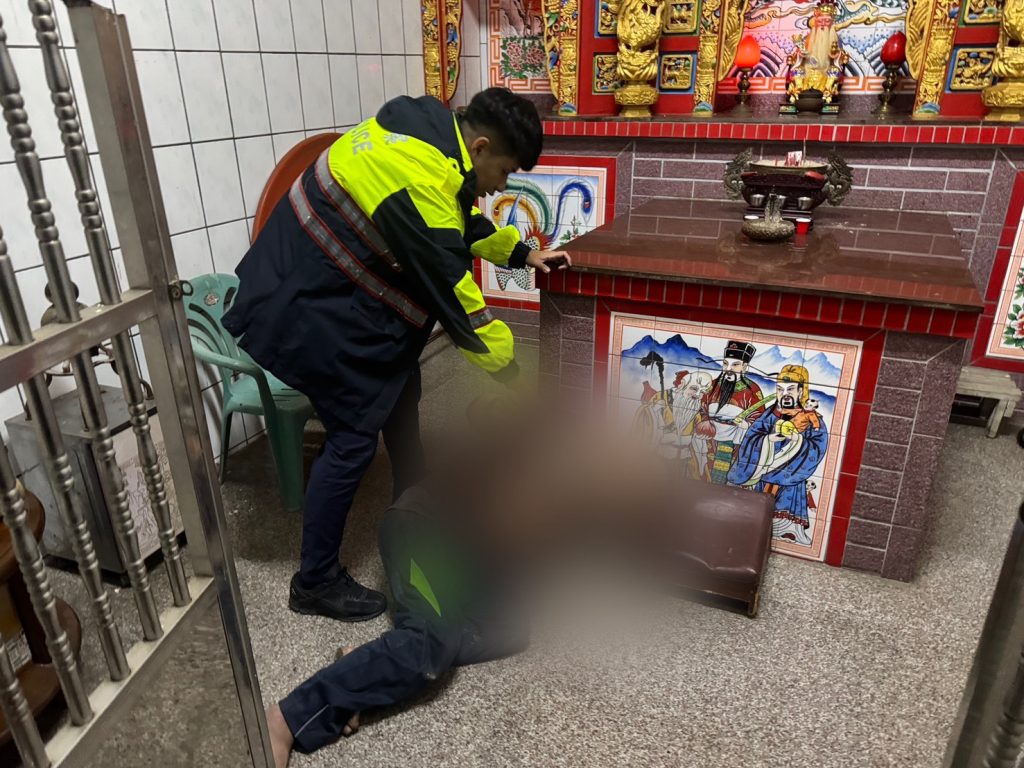 寒流來襲 竹南警巡邏關懷助迷途男子返家