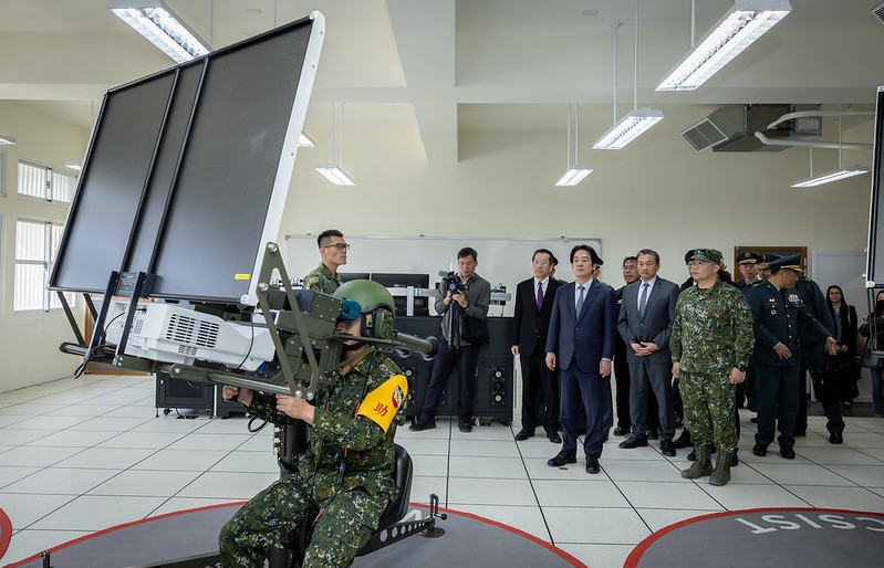 %E7%B8%BD%E7%B5%B1%E8%A6%96%E5%B0%8E%E6%96%B0%E5%BC%8F%E8%A3%9D%E5%82%99%E5%8F%8A%E9%A3%9B%E5%BD%88%E8%A8%93%E7%B7%B4%E6%A8%A1%E6%93%AC%E5%99%A8