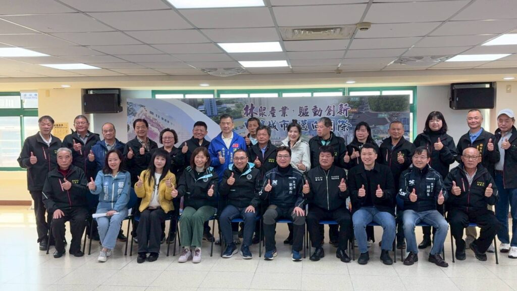 行動治理到林口 持續推動交通促進宜居與產業發展 2 %E6%9E%97%E5%8F%A3%E5%8D%80%E9%87%8C%E9%95%B7%E8%88%87%E5%B8%82%E5%BA%9C%E5%9C%98%E9%9A%8A%E5%8F%8A%E8%B2%B4%E8%B3%93%E5%80%91%E5%90%88%E5%BD%B1 1024x576 1