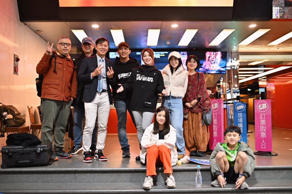 國球魂爆發 700人集體進場「熱血開轟」中山扶輪社包廳看「冠軍之路」國歌一播現場超震撼 6 S 235462676 1024x683 1