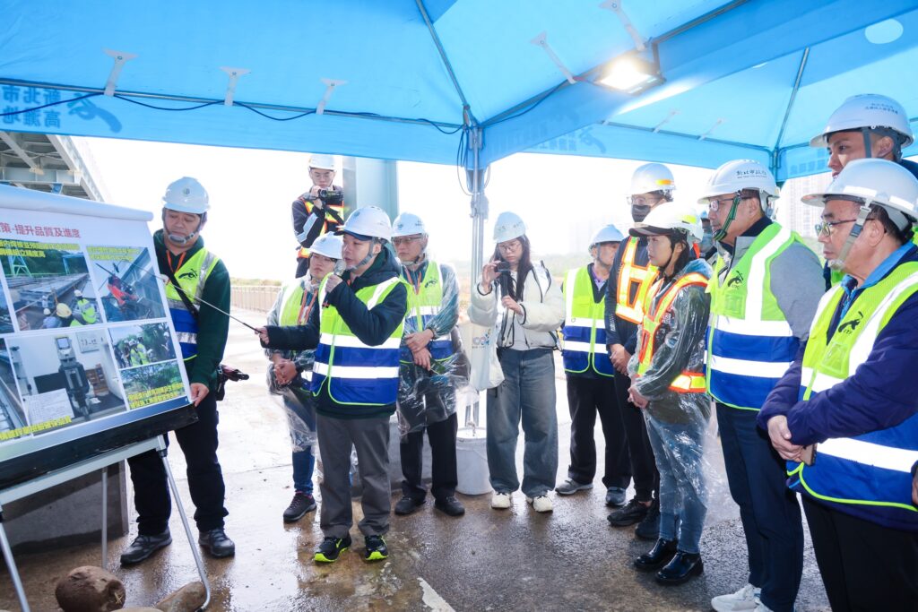 金色水岸觀海長堤自行車道工程 侯友宜:力拚7月底前完工啟用 6 %E6%96%B0%E5%8C%97%E5%B8%82%E7%A9%8D%E6%A5%B5%E6%8E%A8%E5%8B%95%E9%87%91%E8%89%B2%E6%B0%B4%E5%B2%B8%E8%A7%80%E6%B5%B7%E9%95%B7%E5%A0%A4%E8%87%AA%E8%A1%8C%E8%BB%8A%E9%81%93%E7%87%9F%E9%80%A0%E5%B7%A5%E7%A8%8B 1024x683 1