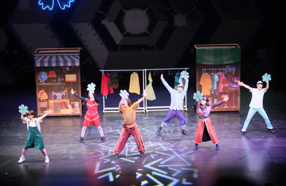 「2026地球任務」首演啟動!環境部彭啓明部長號召「守護地球的超人!」 7 03%E8%88%9E%E8%87%BA%E5%8A%87%E6%BC%94%E5%87%BA%E5%AF%A6%E6%B3%81