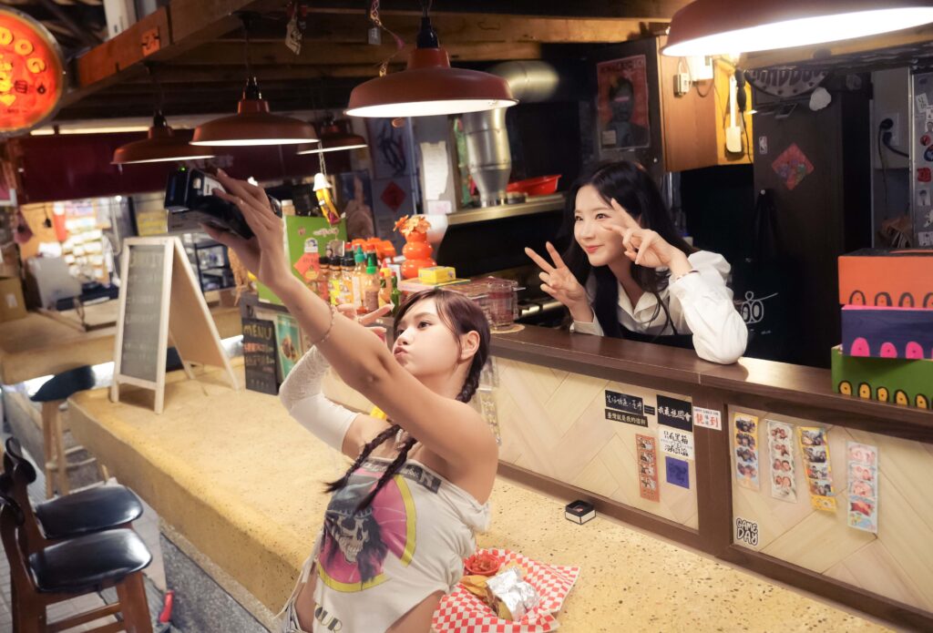 圓夢返鄉港都取景!林沁《數到七》登YouTube粉絲熱推榜冠軍 6 %E6%9E%97%E6%B2%81%E9%87%91%E5%90%89%E5%A8%9C 1024x695 1