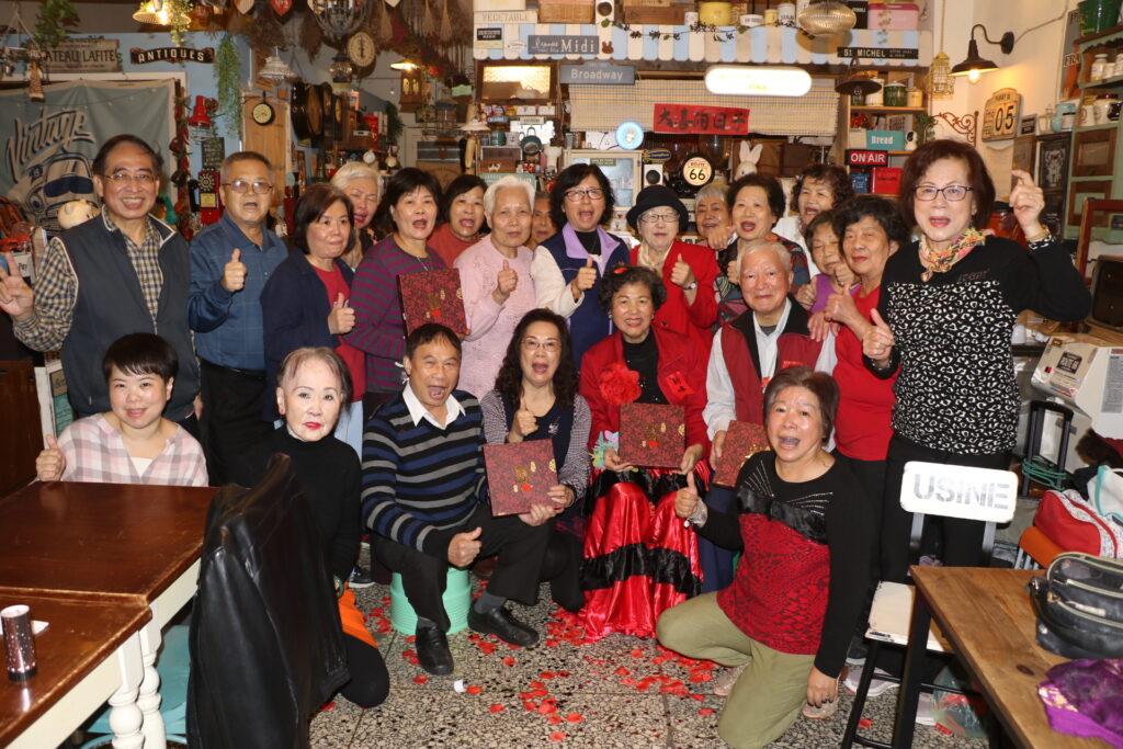 %E5%B0%8F%E5%85%94%E5%AD%90%E9%97%9C%E6%87%B7%E6%93%9A%E9%BB%9E%E8%BE%A6%E5%96%9C%E4%BA%8B %E5%90%8C%E5%AD%B8%E5%88%86%E4%BA%AB%E5%B9%B8%E7%A6%8F 1024x683 1