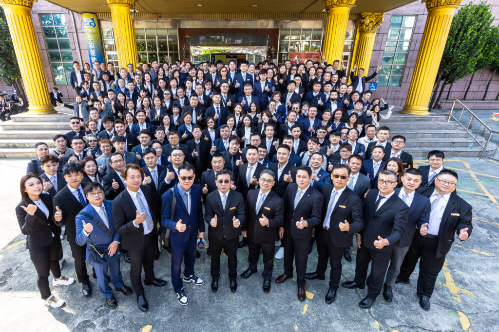 太平洋房屋群洋團隊19週年 尾牙送勞力士嗨翻全場 20 %E7%BE%A4%E6%B4%8B%E5%9C%98%E9%9A%8A%E5%A4%A7%E5%90%88%E7%85%A7 %E7%BE%A4%E6%B4%8B%E5%9C%8B%E9%9A%9B%E5%9C%B0%E7%94%A2%E6%8F%90%E4%BE%9B 0 1024x683 1