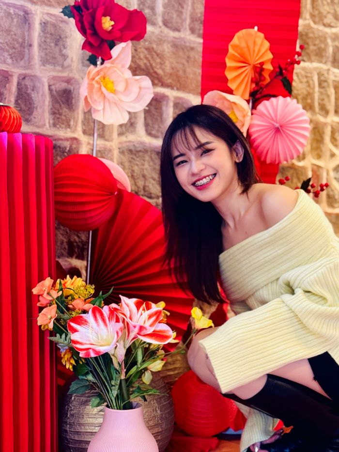 《圖說》淡水崎仔頂施家古厝特別營造傳統春節氛圍，讓民眾在走春同時，感受不同文化交織的年節風情。〈淡古提供〉