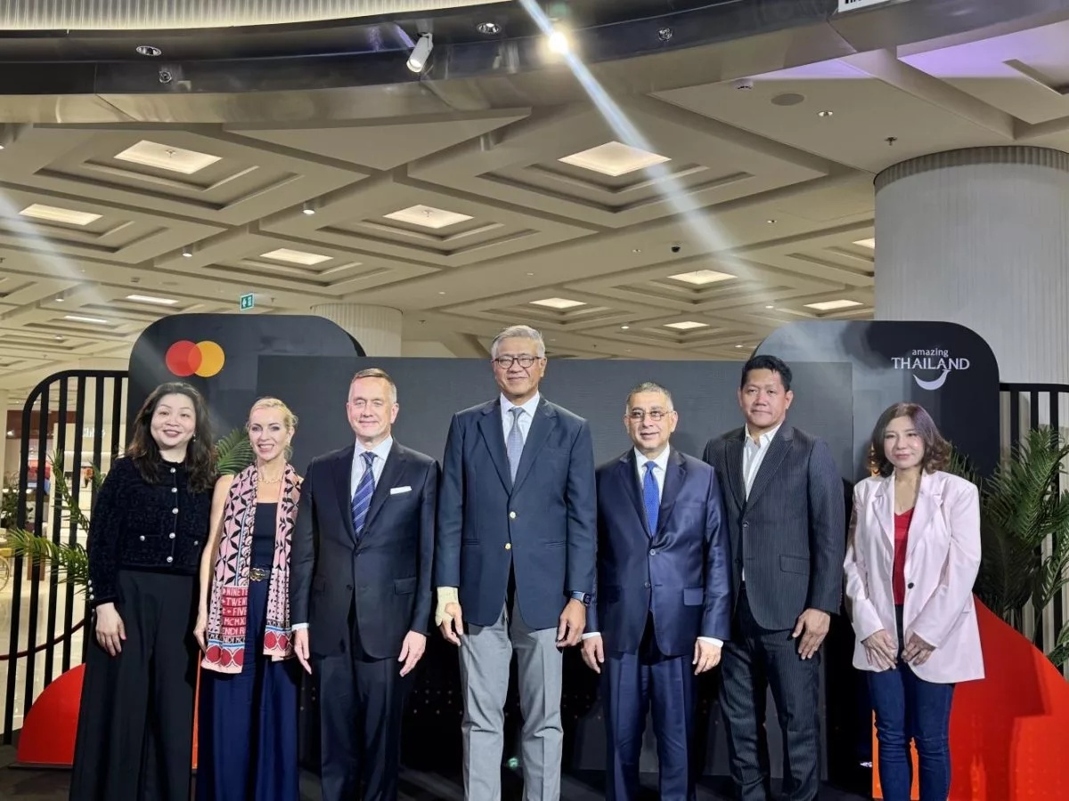 泰國觀光局砸3000萬泰銖翻新Amazing Thailand App搶攻入境客 泰國觀光局(TAT)宣布投入3,000萬泰銖翻新「Amazing Thailand App」,主打以單一數位入口整合到站資訊、景點活動搜尋與服務串接,盼提升入境旅客旅遊動線效率並支撐年度觀光收入3兆泰銖目標。外界關注在OTA、地圖與社群平台競爭下,官方App能否從「查資訊」進一步養成旅客的「行程中樞」使用習慣。(圖/Bangkok Post)