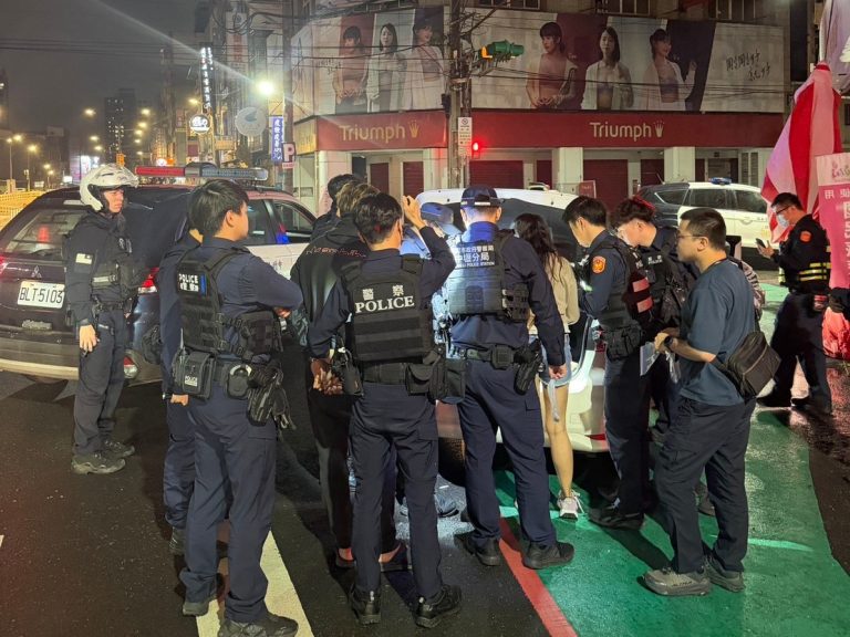 七案通緝犯拒檢逃逸　中壢警口袋戰術攔截查獲槍毒