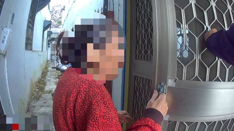 迷途阿嬤走進電器行找不到回家路 關山暖警護送平安返家