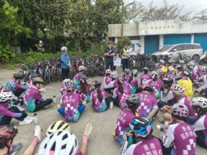 單車環臺熱血行經玉里 警前進休息站 強化防詐與交通安全 13 一 119