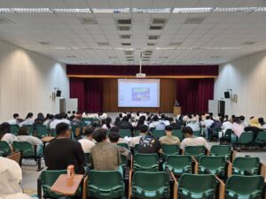 單車環臺熱血行經玉里 警前進休息站 強化防詐與交通安全 17 五 7