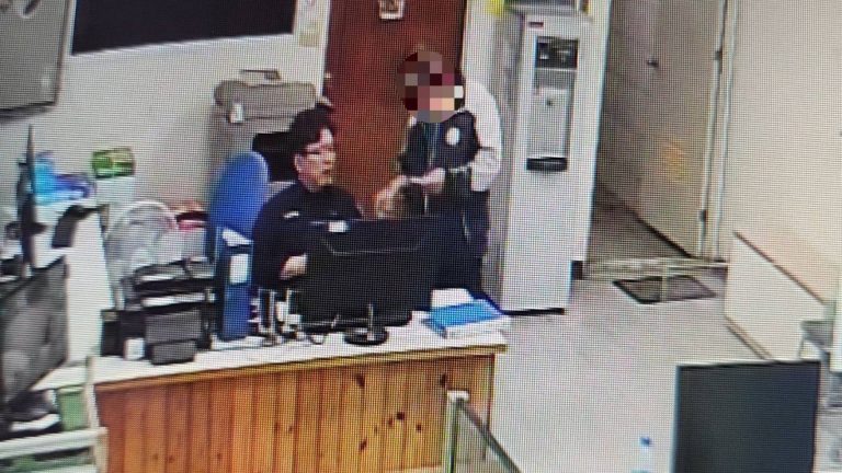 急用錢誤信貸款廣告險成詐騙共犯　警即時阻止保住帳戶