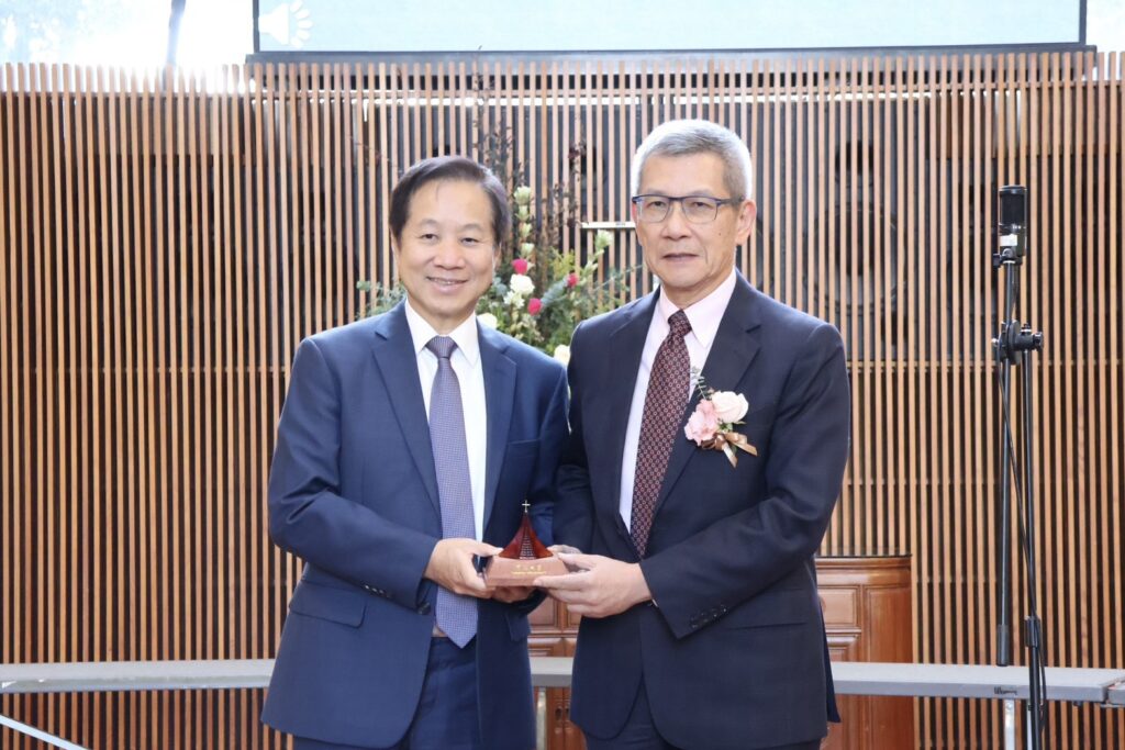 啟動「專業治理」與「學術卓越」 東海大學董事會組「黃金陣容」 10 圖說三,東海校長張國恩左感性指出,這份名單是對社會責任的承諾,在少子化的挑戰下