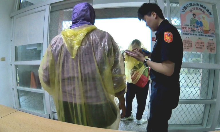 北部遊客池上遇暴雨迷路　關山警暖心指路助順利抵達伯朗大道