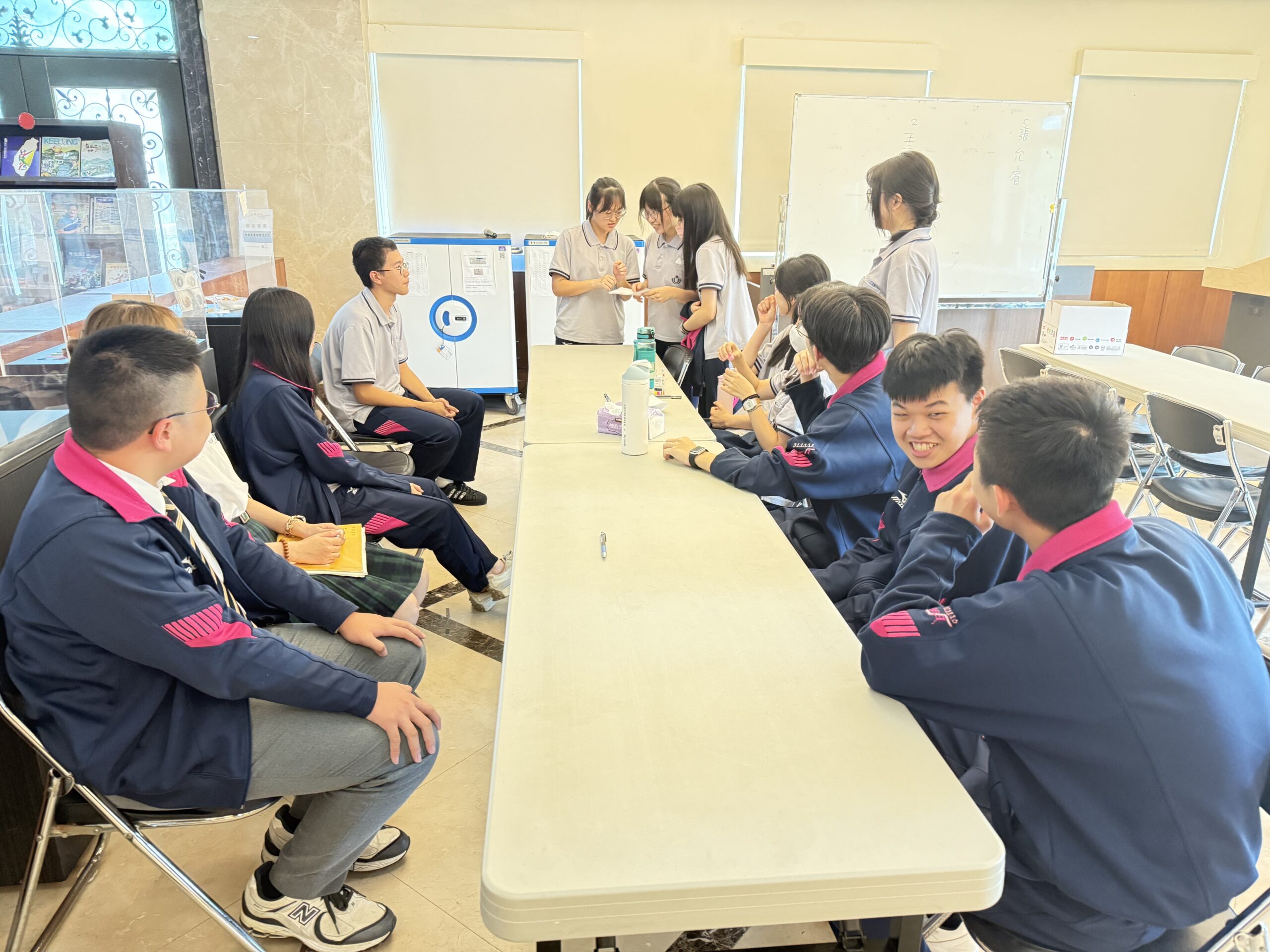 二信高中圖書館小太陽成長社新社長誕生 傳承服務延續溫暖 31 896010C8 82EE 4A5C 9DFF D263EC217963 scaled