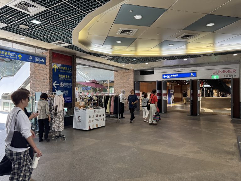 南港車站地下1樓連通道表演引關注　警方提醒須依法申請場地