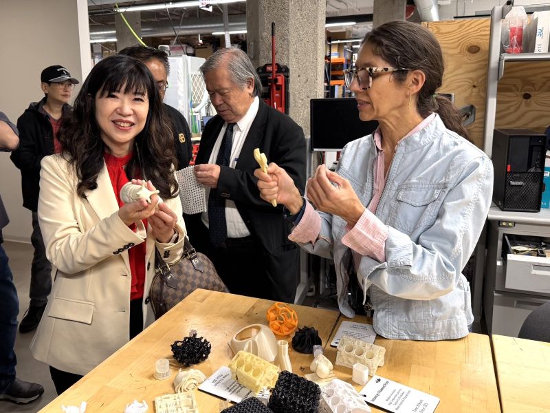 《圖說》新北市出口拓銷團參訪創新中心mHUB，了解美國新創產業生態。〈經發局提供〉