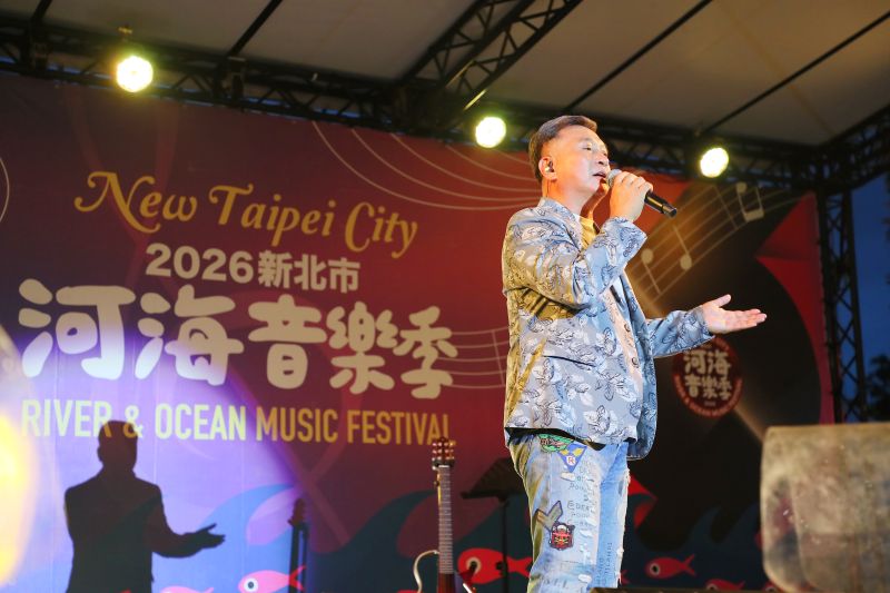 《圖說》歌聲深具感染力的王中平登臺演唱，以穩健深情的詮釋觸動人心。〈觀旅局提供〉