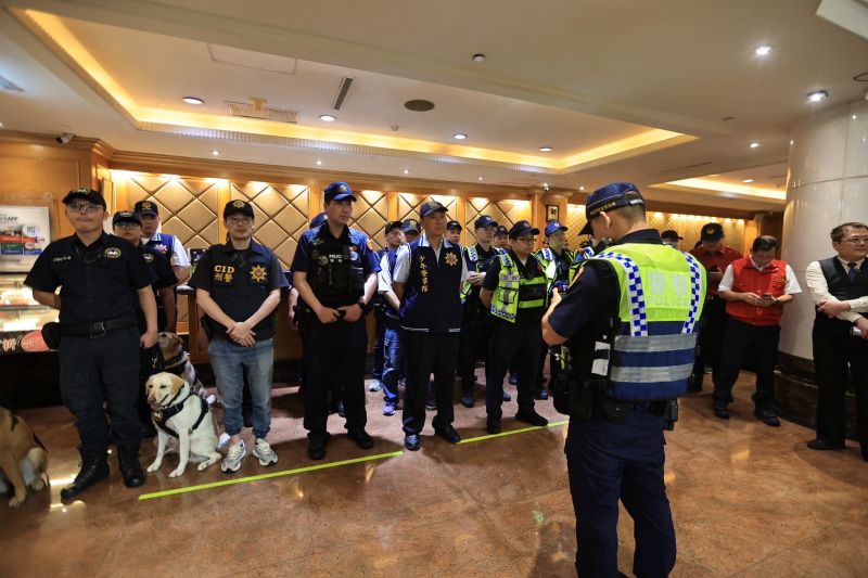 《圖說》青春專案稽查小組包括警犬隊在列。〈新北市警局提供〉