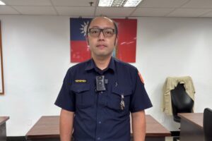 8旬婦人捷運站獨自徘徊 捷警憑一張醫院藥單 順利找到回家路 11 %E9%BB%83%E5%8B%87%E5%82%91