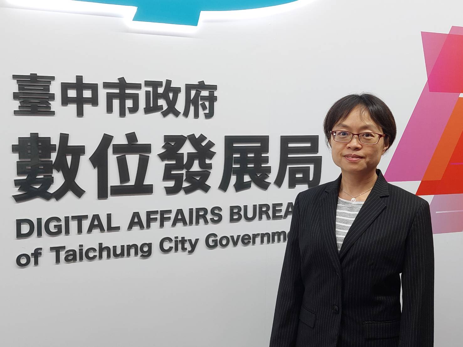 中市府小內閣人事異動 林谷隆接副秘書長、黃惠敏代理數位局 42 %E9%BB%83%E6%83%A0%E6%95%8F%E4%BB%A3%E7%90%86%E6%95%B8%E4%BD%8D%E7%99%BC%E5%B1%95%E5%B1%80%E5%B1%80%E9%95%B7