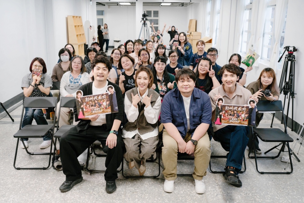 嚎哮排演 Live Podcast 挑戰劇場最強父子檔:吳念真、吳定謙《別叫我成功》 展現新型態 33 20260715006