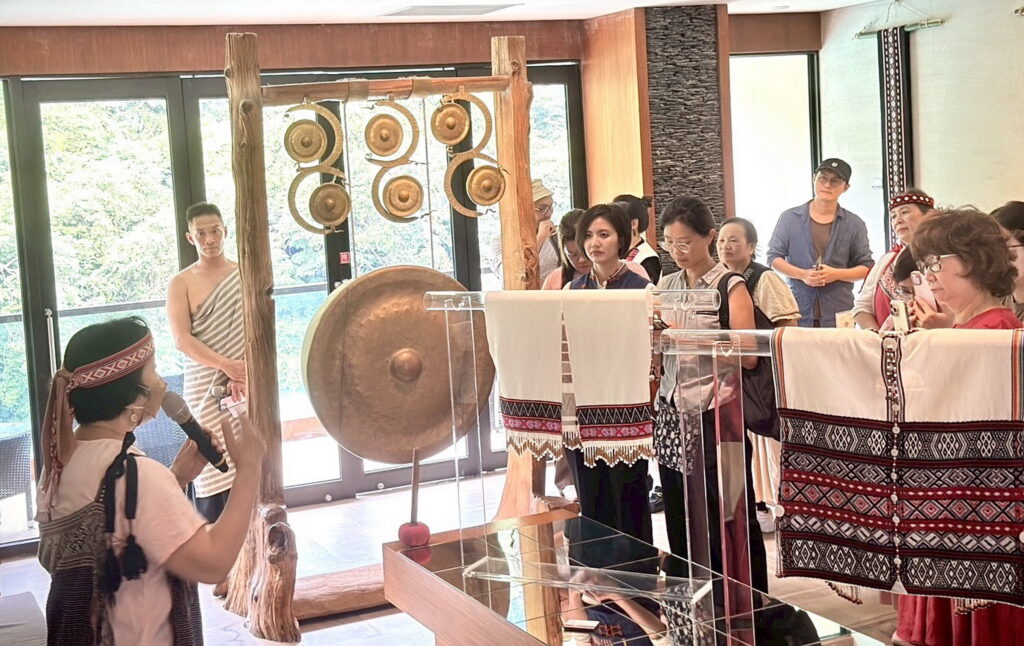 《Tminun織女工藝展》走出泰博館 新北原民局攜手烏來溫泉飯店打造文化新展場 30 S 59097297 0