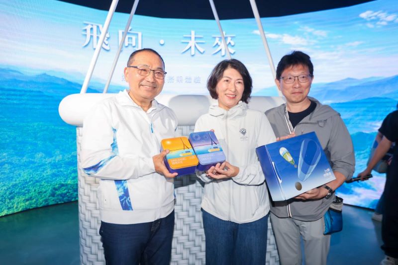 從熱氣球到農產行銷 新北、台東深化山海城市夥伴關係 57 《圖說》新北市長侯友宜今日率市府團隊參訪2026台東博覽會,並與臺東縣長饒慶鈴及縣府團隊交流。〈新聞局提供〉